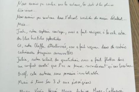 Review img # 1 of the yacht CHAMPAGNE HIPPY