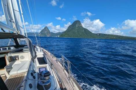 Review img # 1 of the yacht ELVIS MAGIC