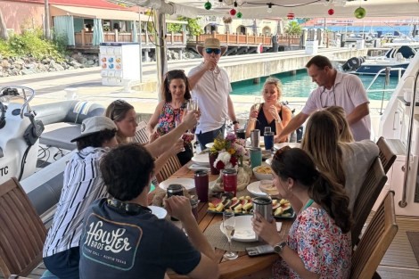 Review img # 22 of the yacht TOUCH THE SKY